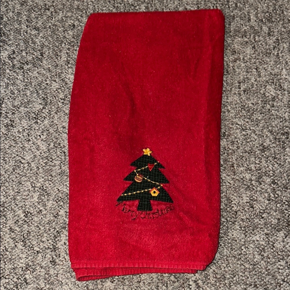 👙CANNON Merry Christmas Red Christmas Tree Embroidered 39x23 Towel